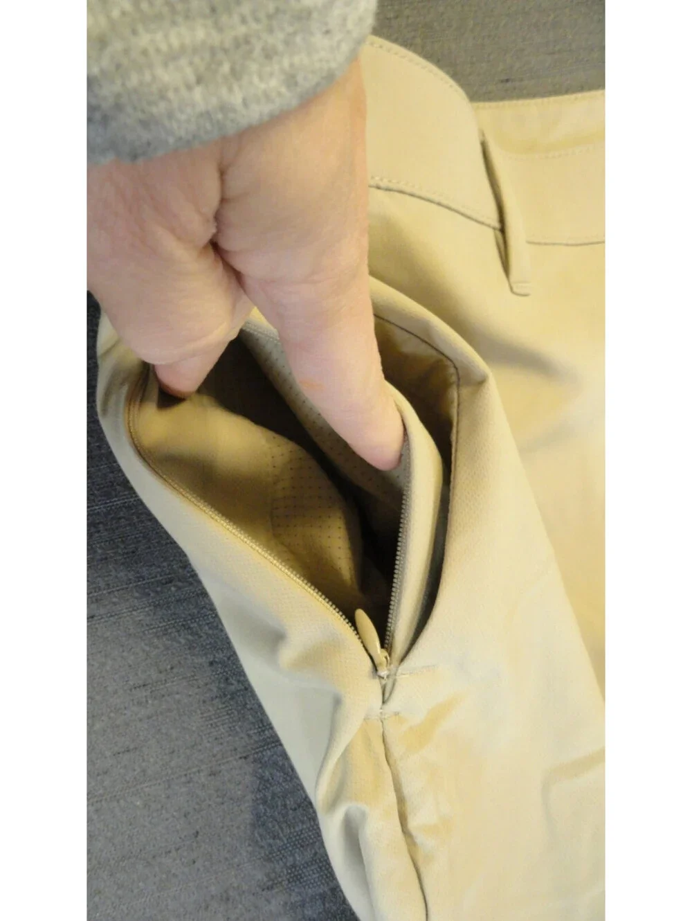 DESIGNER BANANA REPUBLIC KHAKI TAN 100% POLYESTER PANTS MENS 37x28